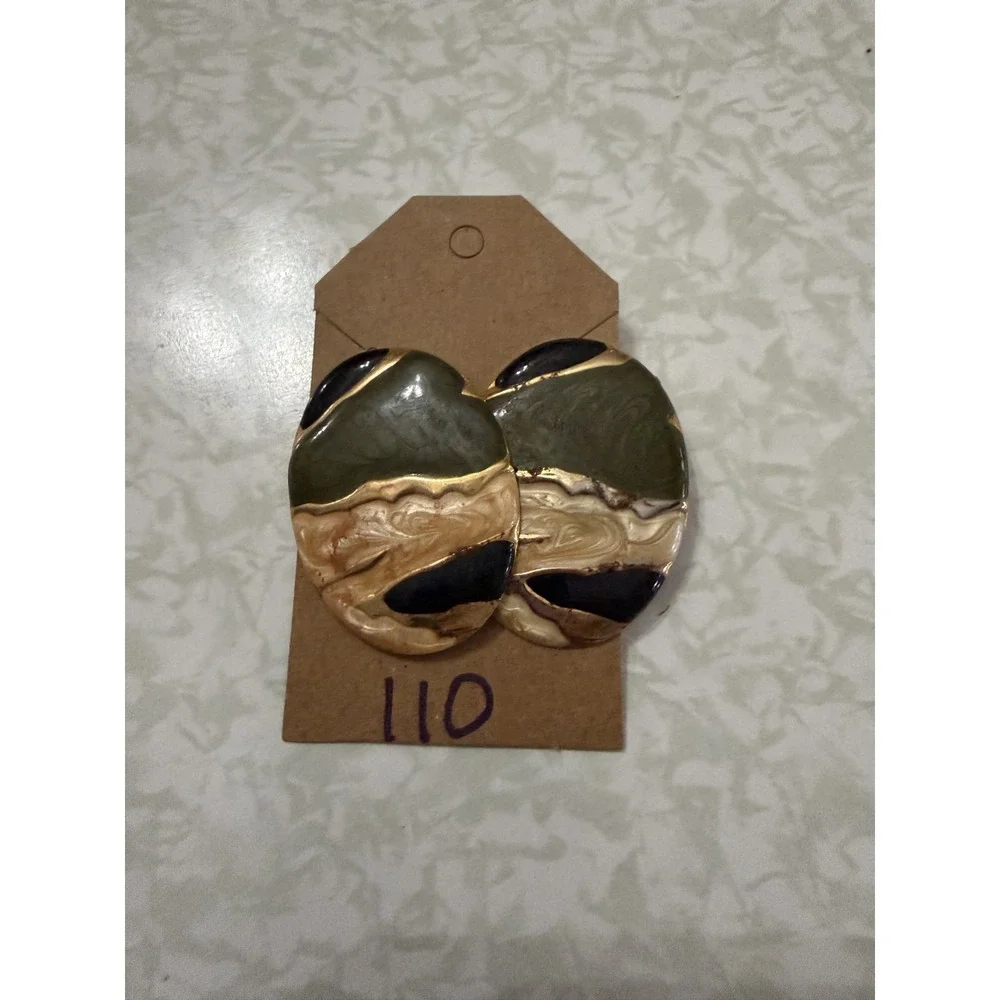 10 Pair VTG Fashion Avon Post Earrings Various Designs‎ & Colors Plastic & Metal